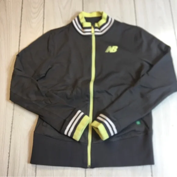 New Balance Ladies Track Jacket SZ Medium Full Zip - Picture 2 of 7